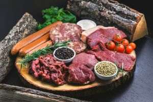 Producătorii europeni de lactate şi carne câştigă teren pe fondul cererii pentru diete bogate în proteine